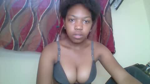 Snapshot of zyraelle_01 chatting on 26, 4, 2026 zyraelle_01 online show from 26, 4, 2026