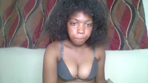 Snapshot of zyraelle_01 chatting on 26, 4, 2026 zyraelle_01 online show from 26, 4, 2026