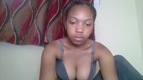 Snapshot of zyraelle_01 chatting on 28, 4, 2026 zyraelle_01 online show from 28, 4, 2026