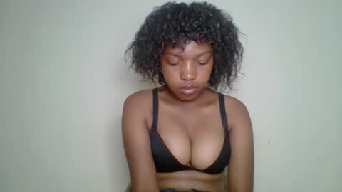 Snapshot of zyraelle_01 chatting on 2, 5, 2026 zyraelle_01 online show from 2, 5, 2026