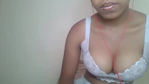 Snapshot of zyraelle_01 chatting on 22, 5, 2026 zyraelle_01 online show from 22, 5, 2026