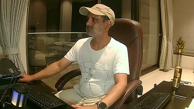 OnlineBossUK online show from 24, 1, 2025