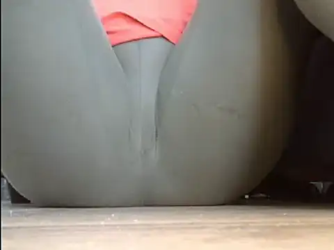 Snapshot of Squirtlady38 chatting on 20, 2, 2025 Squirtlady38 online show from 20, 2, 2025