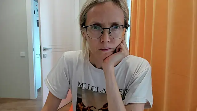 angelmommu online show from 18, 9, 2025