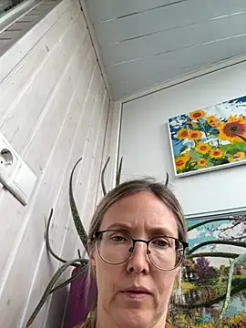 Snapshot of angelmommu chatting on 11, 6, 2026 angelmommu online show from 11, 6, 2026