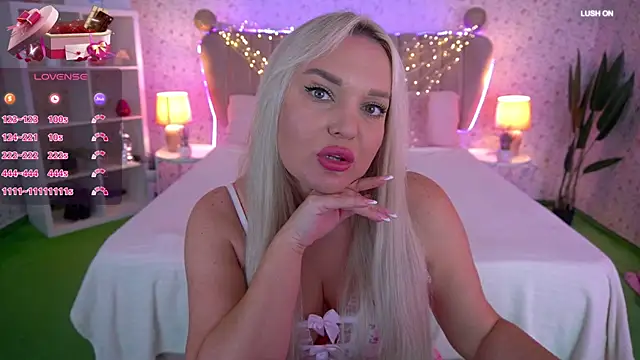 MissyMartinez online show from 4, 11, 2025