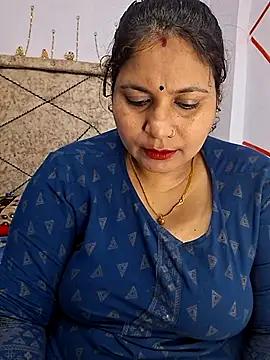 Snapshot of MOM-SUN-COUPLE chatting on 23, 2, 2025 MOM-SUN-COUPLE online show from 23, 2, 2025
