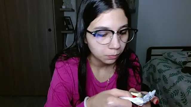 mia  lopez  online show from 3, 12, 2025