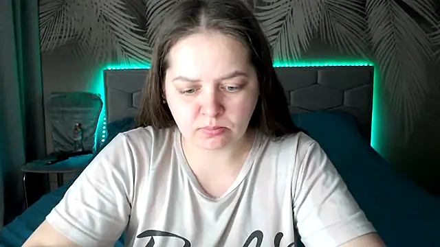 uliastar online show from 17, 2, 2025