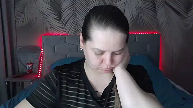 uliastar online show from 24, 2, 2025