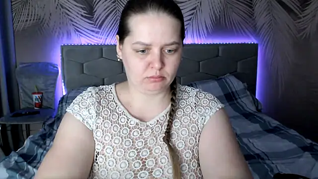 uliastar online show from 27, 2, 2025