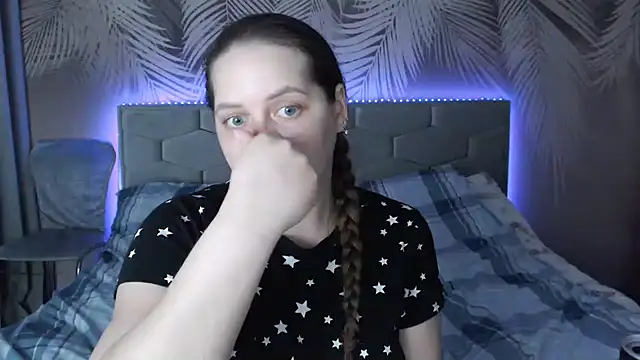 uliastar online show from 5, 3, 2025