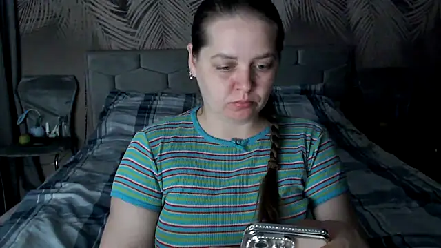 uliastar online show from 21, 4, 2026