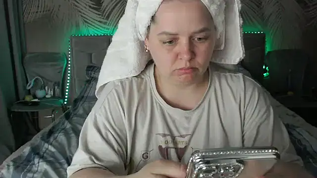 uliastar online show from 22, 4, 2026