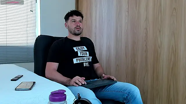 alexman fuck online show from 15, 4, 2026