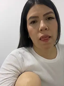 Snapshot of martina_contreras chatting on 25, 12, 2024 martina contreras online show from 25, 12, 2024