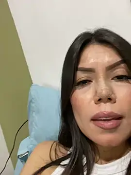 Snapshot of martina_contreras chatting on 11, 3, 2025 martina contreras online show from 11, 3, 2025