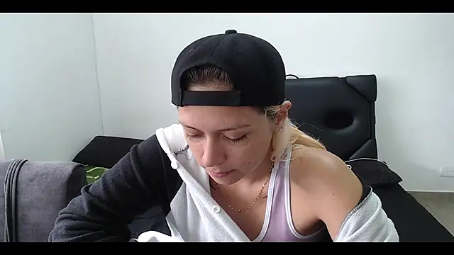 MommyMiaWs online show from 25, 2, 2025