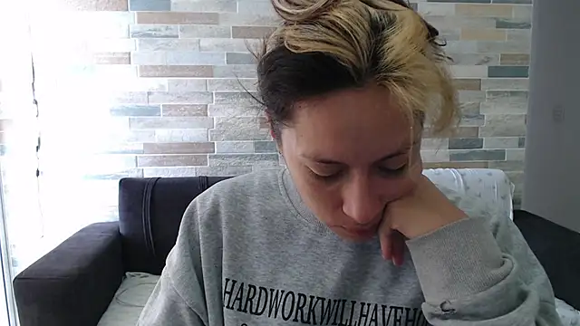 MommyMiaWs online show from 26, 9, 2025