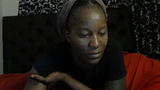 sluttylaura21 online show from 10, 3, 2025