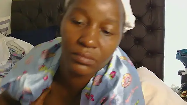 Snapshot of sluttylaura21 chatting on 2, 2, 2026 sluttylaura21 online show from 2, 2, 2026