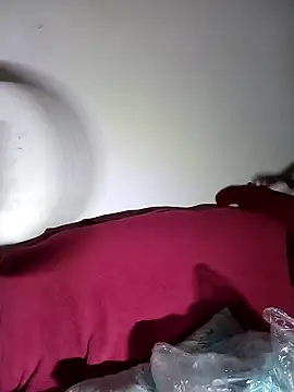 Snapshot of sluttylaura21 chatting on 8, 2, 2026 sluttylaura21 online show from 8, 2, 2026