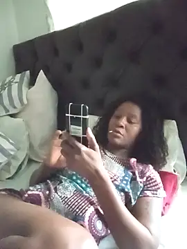 Snapshot of sluttylaura21 chatting on 9, 2, 2026 sluttylaura21 online show from 9, 2, 2026