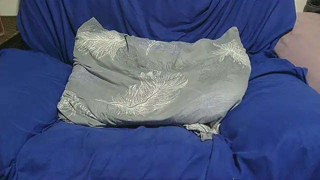 Snapshot of sluttylaura21 chatting on 25, 3, 2026 sluttylaura21 online show from 25, 3, 2026