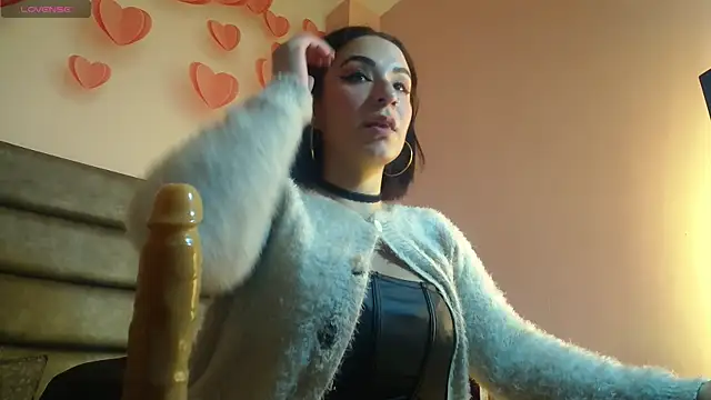 samanthaanderson  online show from 8, 1, 2025