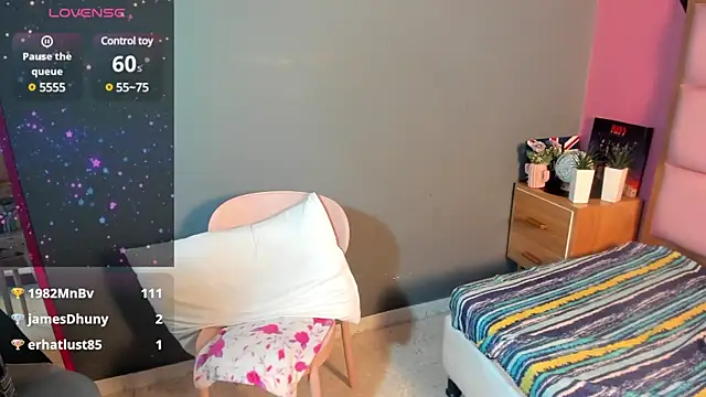 samanthaanderson  online show from 5, 2, 2025