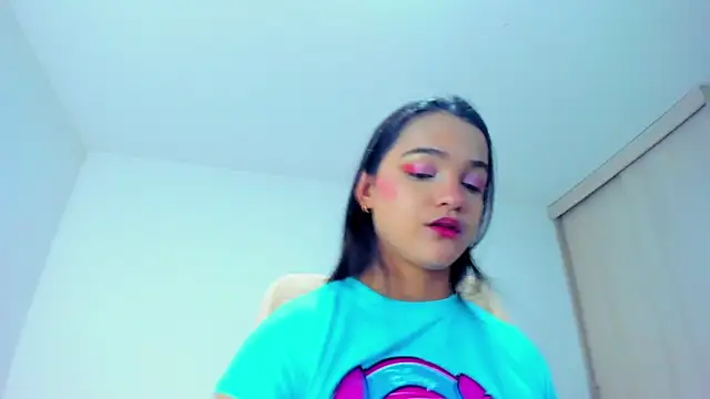 monica little23 online show from 22, 3, 2026