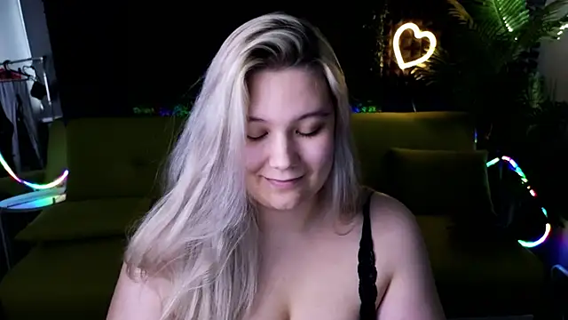 Snapshot of DjennaPalme chatting on 18, 12, 2024 DjennaPalme online show from 18, 12, 2024