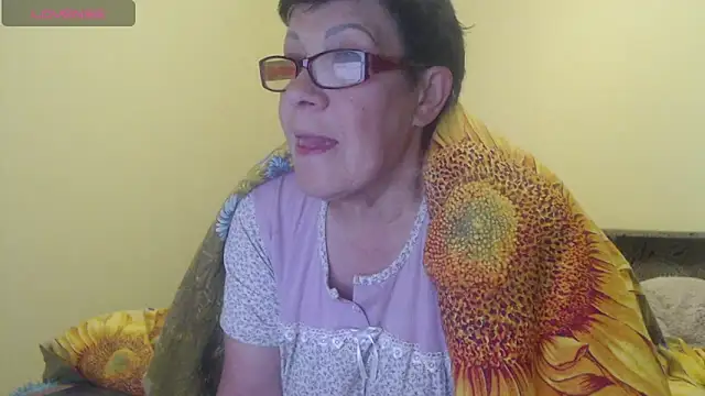 Snapshot of Sandra_Carina chatting on 4, 5, 2026 Sandra Carina online show from 4, 5, 2026