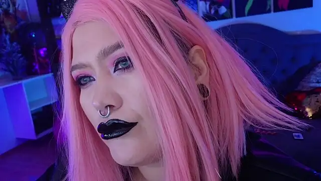 wickedxqueen online show from 15, 12, 2024