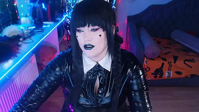 wickedxqueen online show from 23, 1, 2025