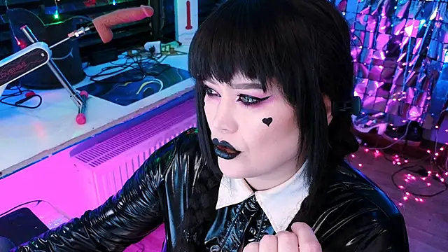 wickedxqueen online show from 13, 2, 2025