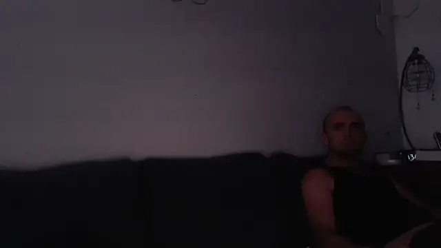 Snapshot of Fr4nk1eFFuxxx chatting on 8, 2, 2025 Fr4nk1eFFuxxx online show from 8, 2, 2025