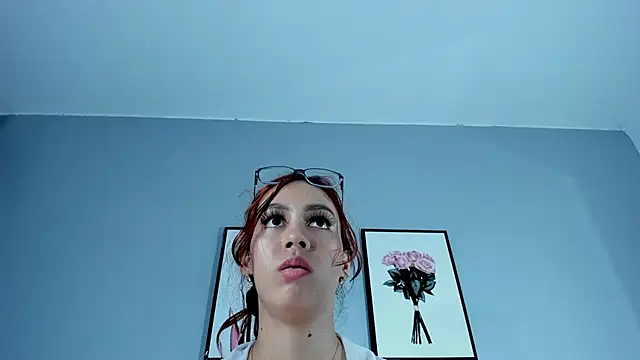 Snapshot of Estrella_Duran chatting on 15, 4, 2026 Estrella Duran online show from 15, 4, 2026