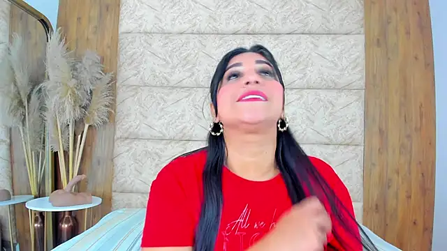 Snapshot of antonellarusso_1 chatting on 18, 12, 2024 antonellarusso 1 online show from 18, 12, 2024