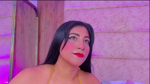 Snapshot of antonellarusso_1 chatting on 3, 10, 2025 antonellarusso 1 online show from 3, 10, 2025