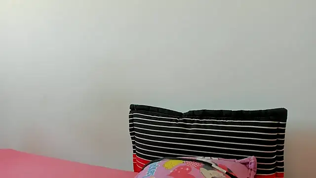 lady hot2xx online show from 12, 4, 2026