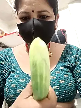 Snapshot of Riyaa-Devi chatting on 21, 2, 2025 Riyaa-Devi online show from 21, 2, 2025