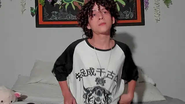 Snapshot of Cherry_boy_18 chatting on 12, 2, 2025 Cherry boy 18 online show from 12, 2, 2025