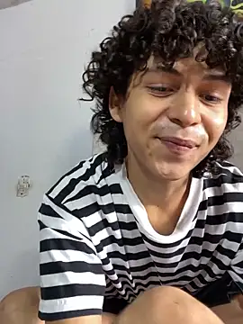 Snapshot of Cherry_boy_18 chatting on 16, 4, 2026 Cherry boy 18 online show from 16, 4, 2026