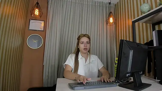 Natalia Suarez online show from 1, 7, 2026