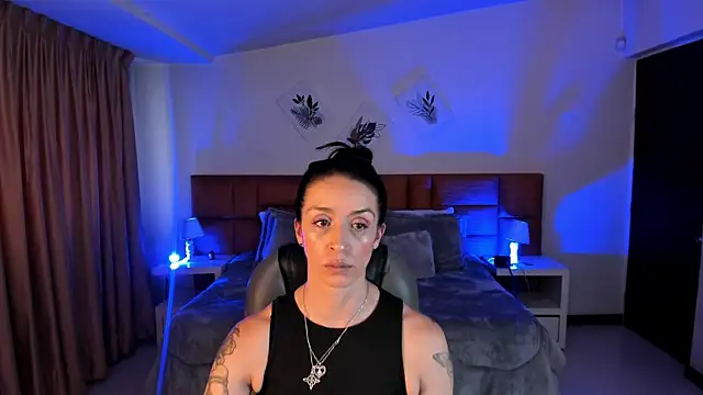 Kristen Garner online show from 8, 11, 2025