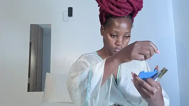 Elegant Ebony online show from 19, 10, 2025