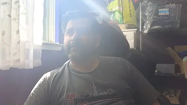 Snapshot of Sakhtlaundaz chatting on 1, 6, 2026 Sakhtlaundaz online show from 1, 6, 2026