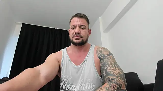 musclemonster31 online show from 1, 3, 2025