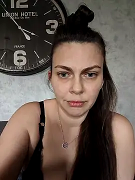 Snapshot of LEAsquirt91 chatting on 8, 3, 2025 LEAsquirt91 online show from 8, 3, 2025
